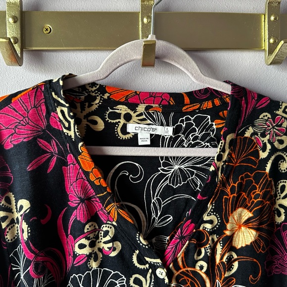 Chico’s Navy Blue Floral Top Size XXL - Picture 2 of 6